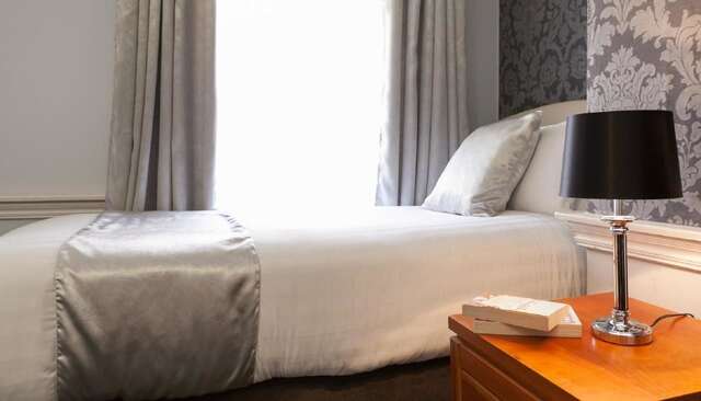 Гостевой дом Clifden House by Nina Дублин-22