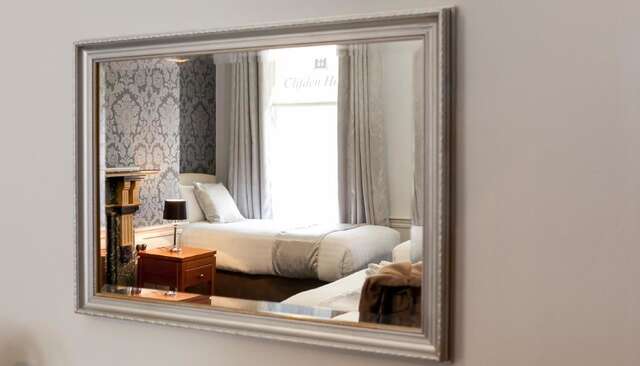 Гостевой дом Clifden House by Nina Дублин-27